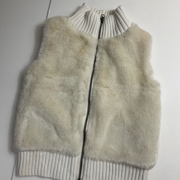 Gap cream faux fur sweater zip vest - Picture 2 of 5